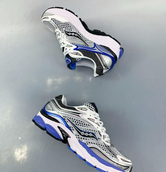 Saucony ProGrid Omni 9 Comfortable Running Shoes