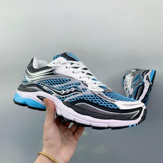 Saucony ProGrid Omni 9 Comfortable Running Shoes