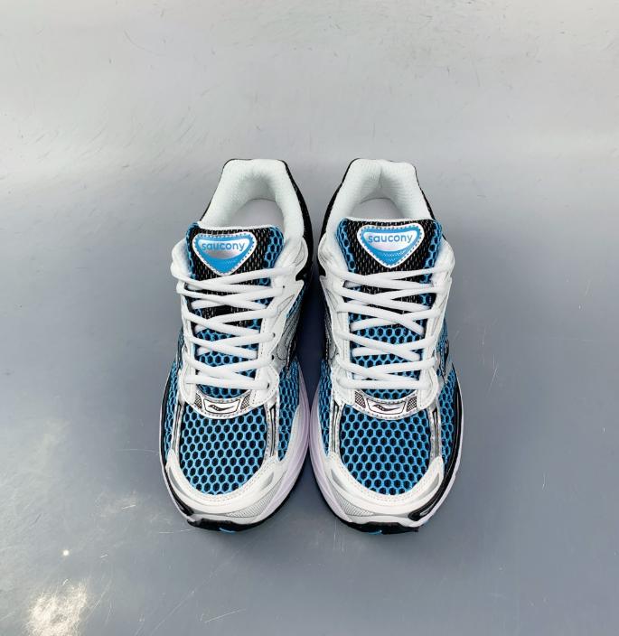 Saucony ProGrid Omni 9 Comfortable Running Shoes