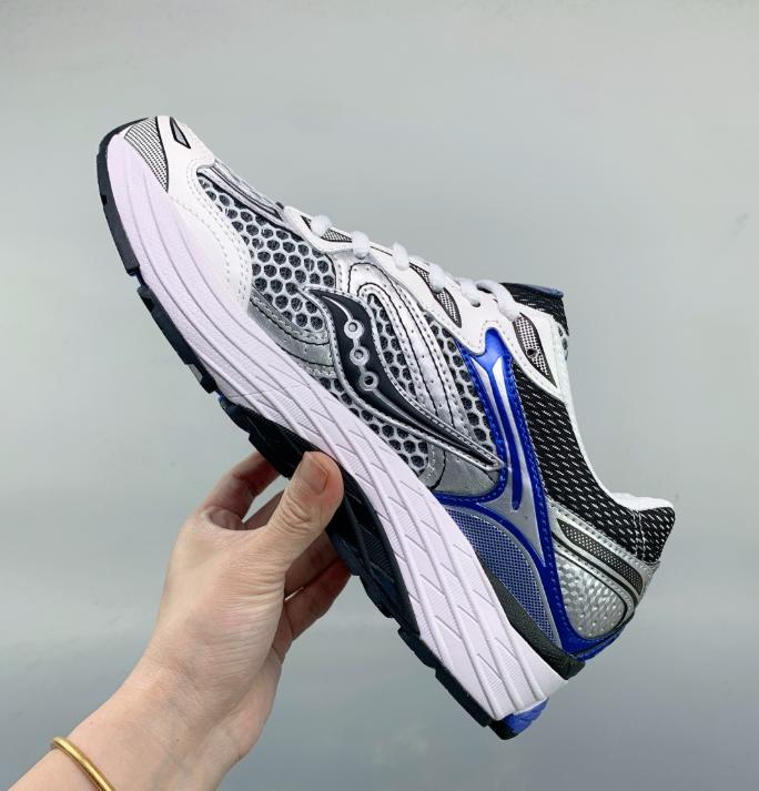 Saucony ProGrid Omni 9 Comfortable Running Shoes