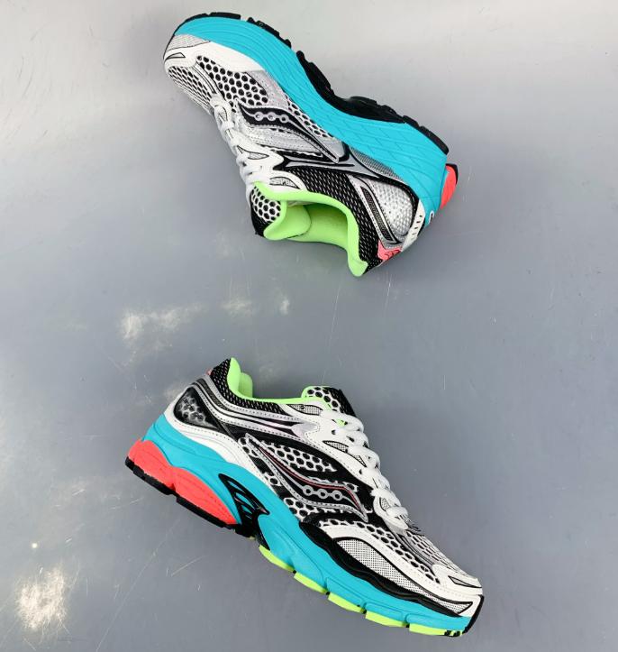 Saucony ProGrid Omni 9 Comfortable Running Shoes