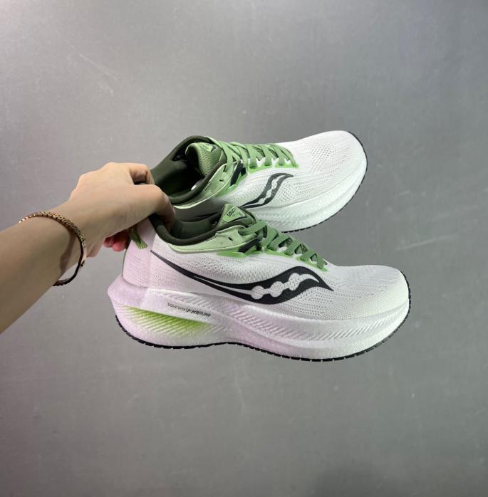 Saucony Triumph 21 Thick-Soled Casual Running Shoes