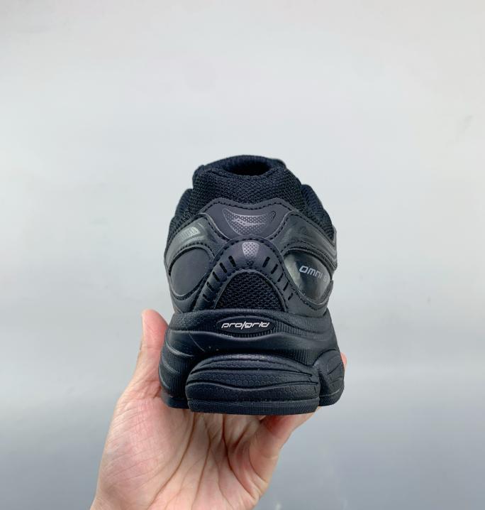 Saucony ProGrid Omni 9 Comfortable Running Shoes