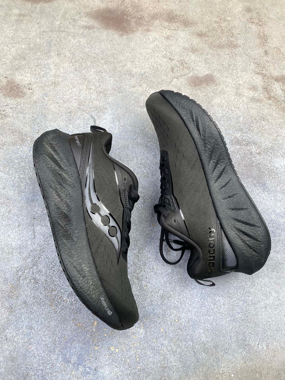 Saucony Triumph 22 Thick-Soled Casual Running Shoes