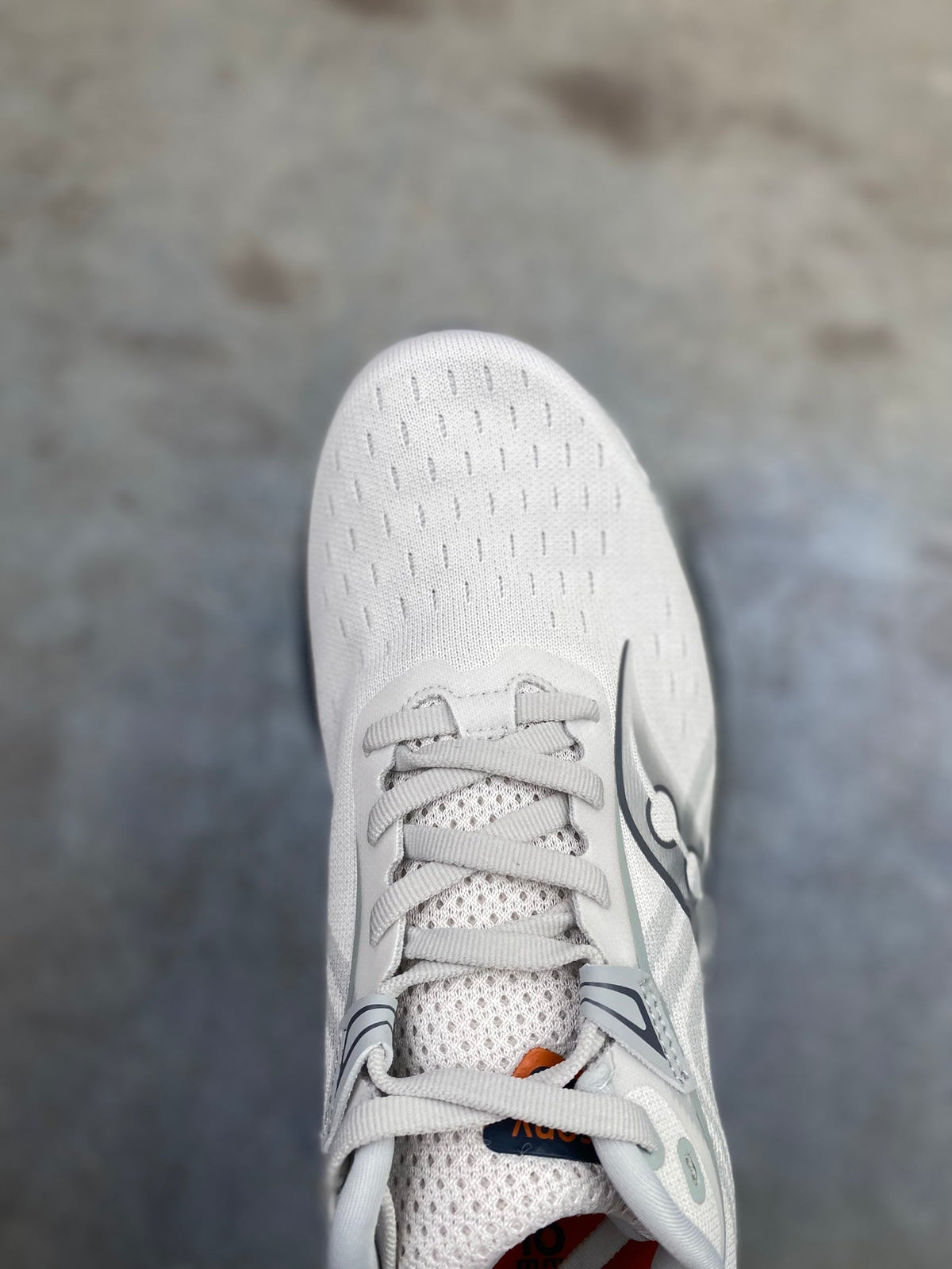 Saucony Triumph 22 Thick-Soled Casual Running Shoes