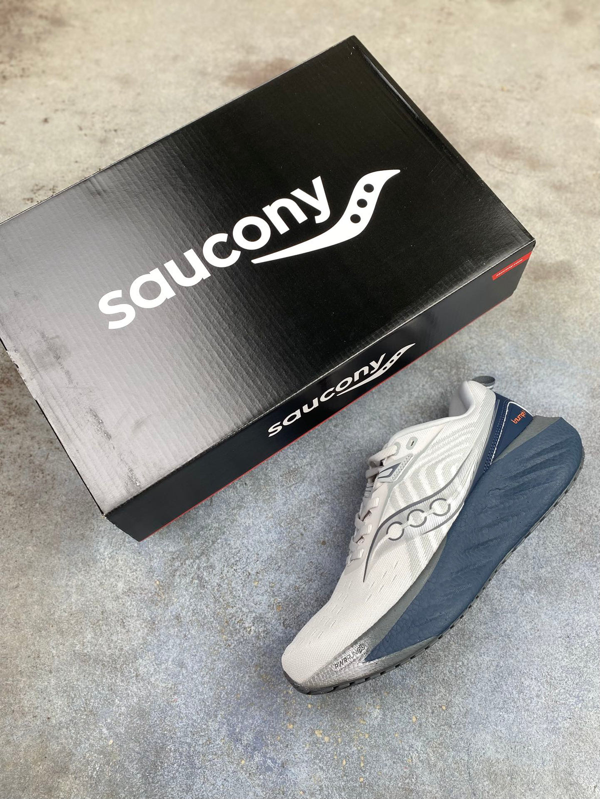 Saucony Triumph 22 Thick-Soled Casual Running Shoes